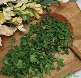 برگ جعفری خشک