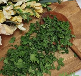 برگ جعفری خشک